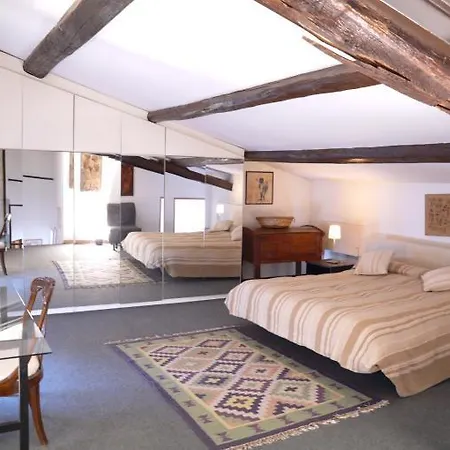 Isabella Attic Roma